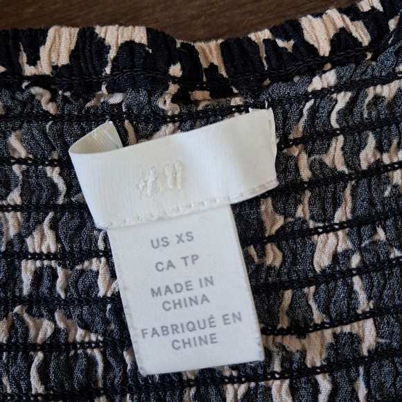 H&M Cropped Blouse Women Size XS Cheeta Print Short Sleeves Ruching Top - Picture 5 of 7